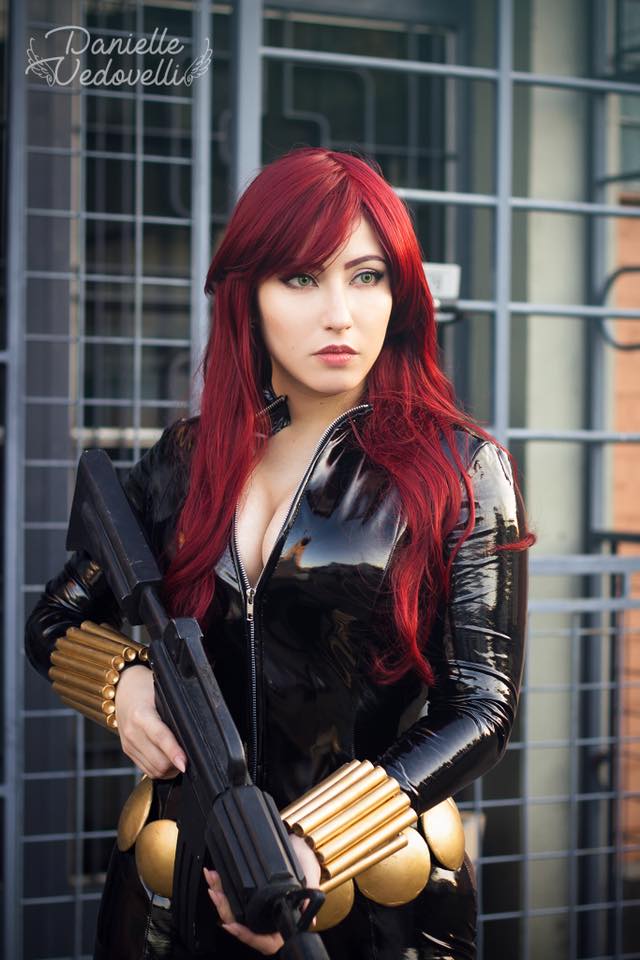 Black Widow cosplay by Danielle Vedovelli