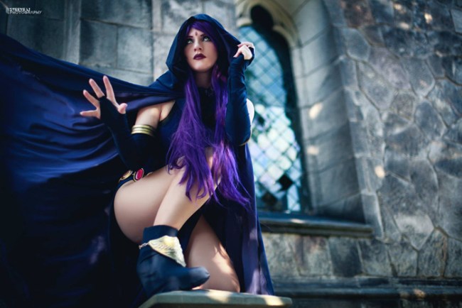 Cosplay de Ravena é poder da híbrido