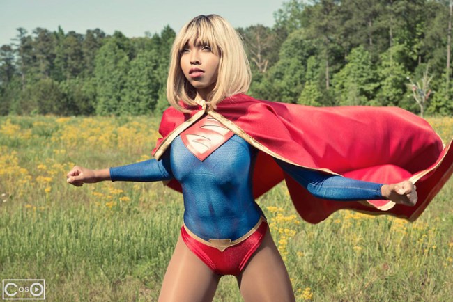 Supergirl cosplay por Cutiepiesensei