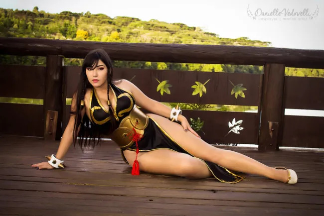 Chun-Li cosplay por Dnielle Vedovelli