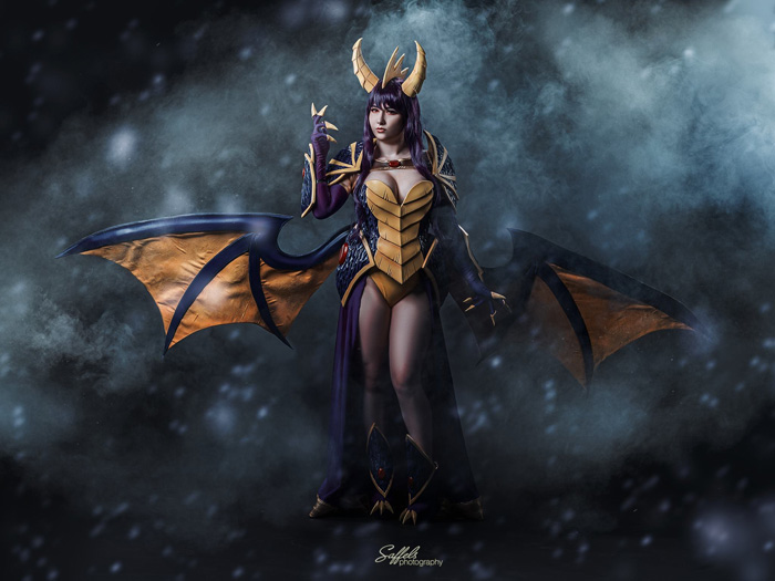 Spyro the Dragon - cosplay por Akemi101xoxo 