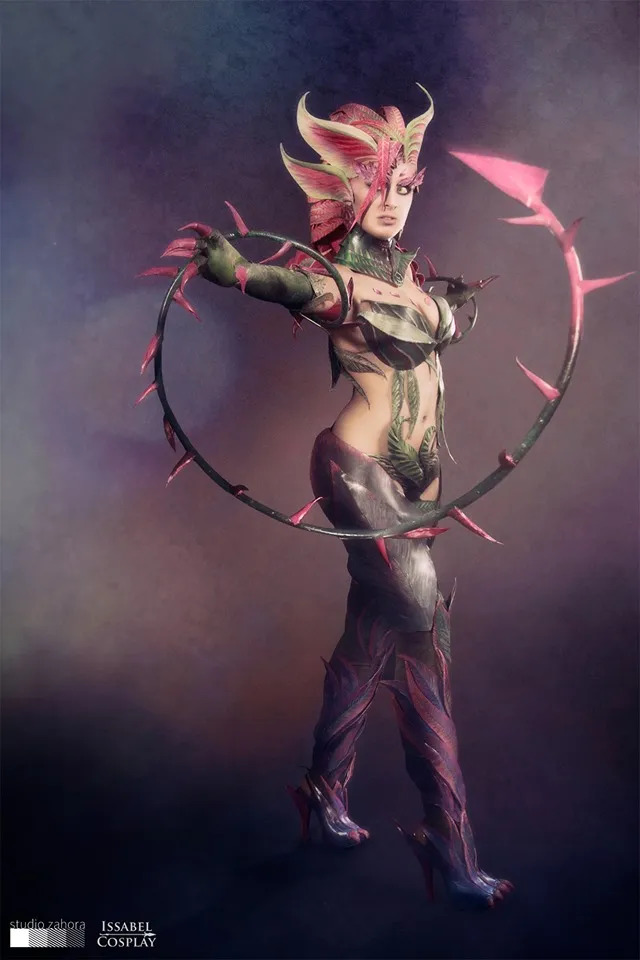 Zyra League of Legends cosplay por Issabel Cosplay