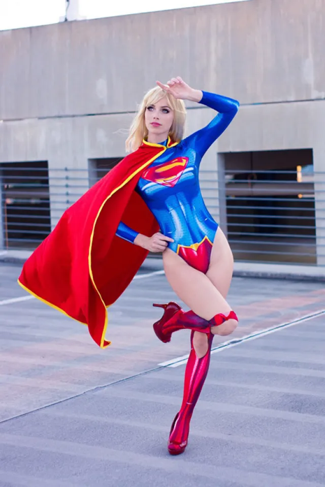 Supergirl cosplay por starbuxx