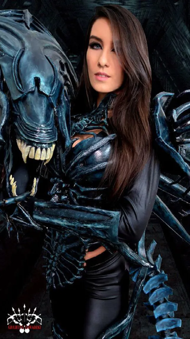 Alien Xenomorph Queen cosplay by Giulietta Zawadzki