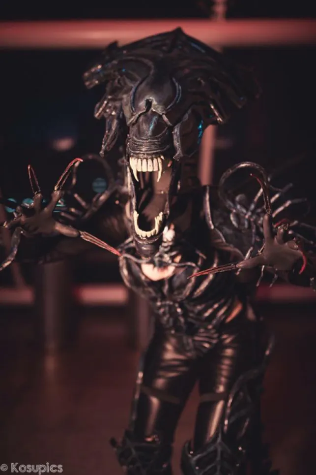 Alien Rainha cosplay por Giulietta Zawadzki