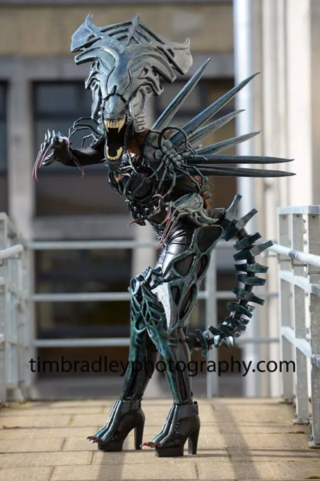Alien Rainha cosplay por Giulietta Zawadzki