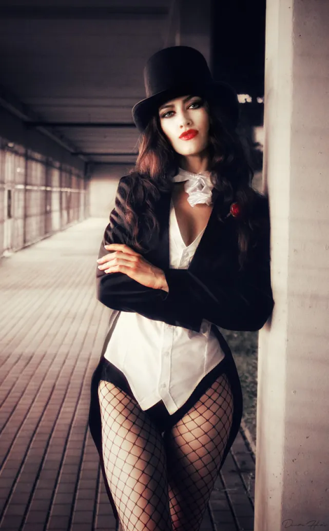 Zatanna cosplay por Ellie Rich