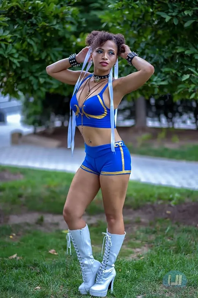 Chun-Li cosplay by CC The Geek