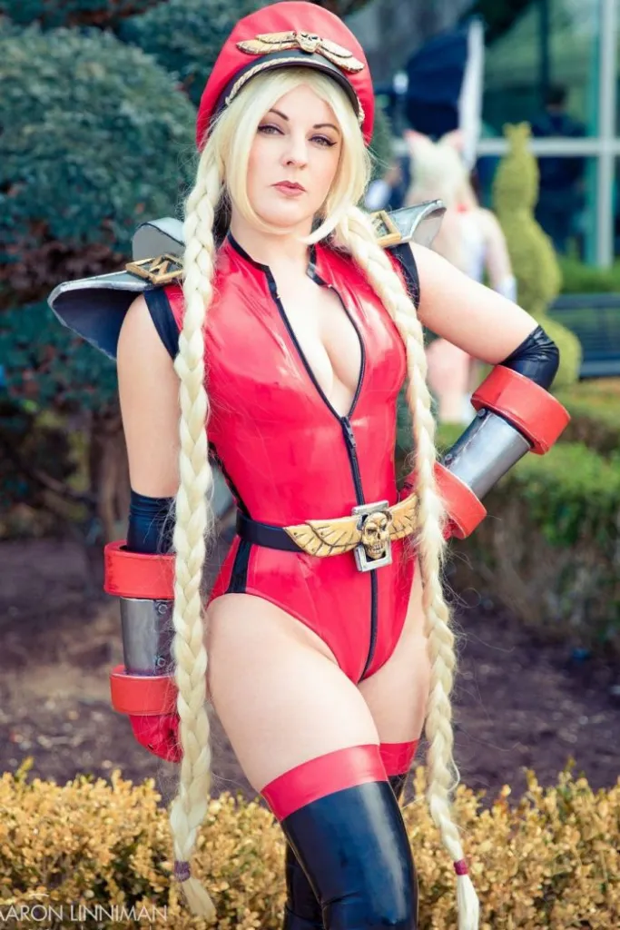 Bison Cammy cosplay por Candy Valentina