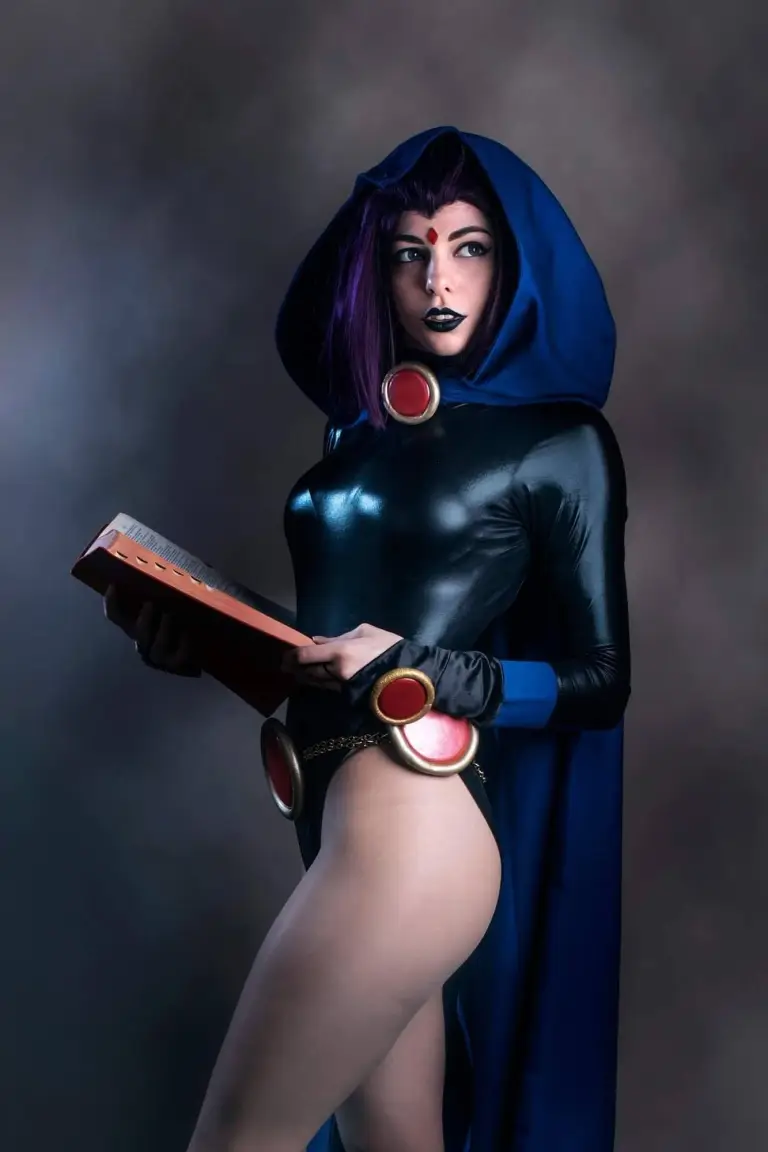 Ravena cosplay por Ryuu Lavitz