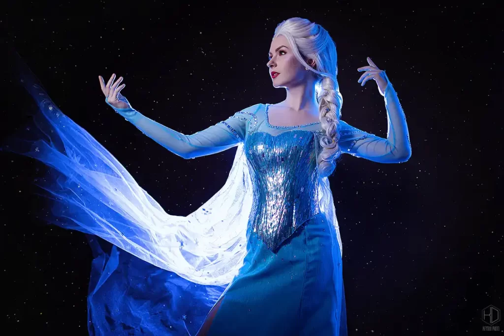 Elsa Frozen cosplay por Alina Lodunova