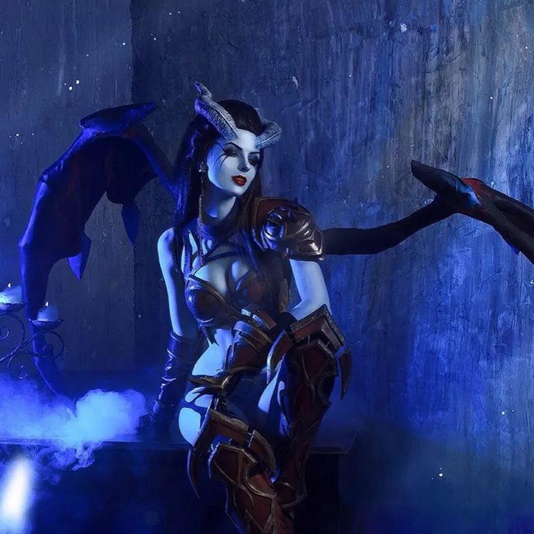 Queen of Pain (Dota 2) - cosplay por Mighty Racoon