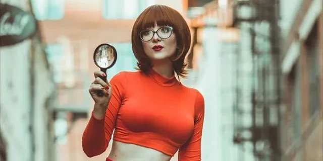 Velma Cosplay