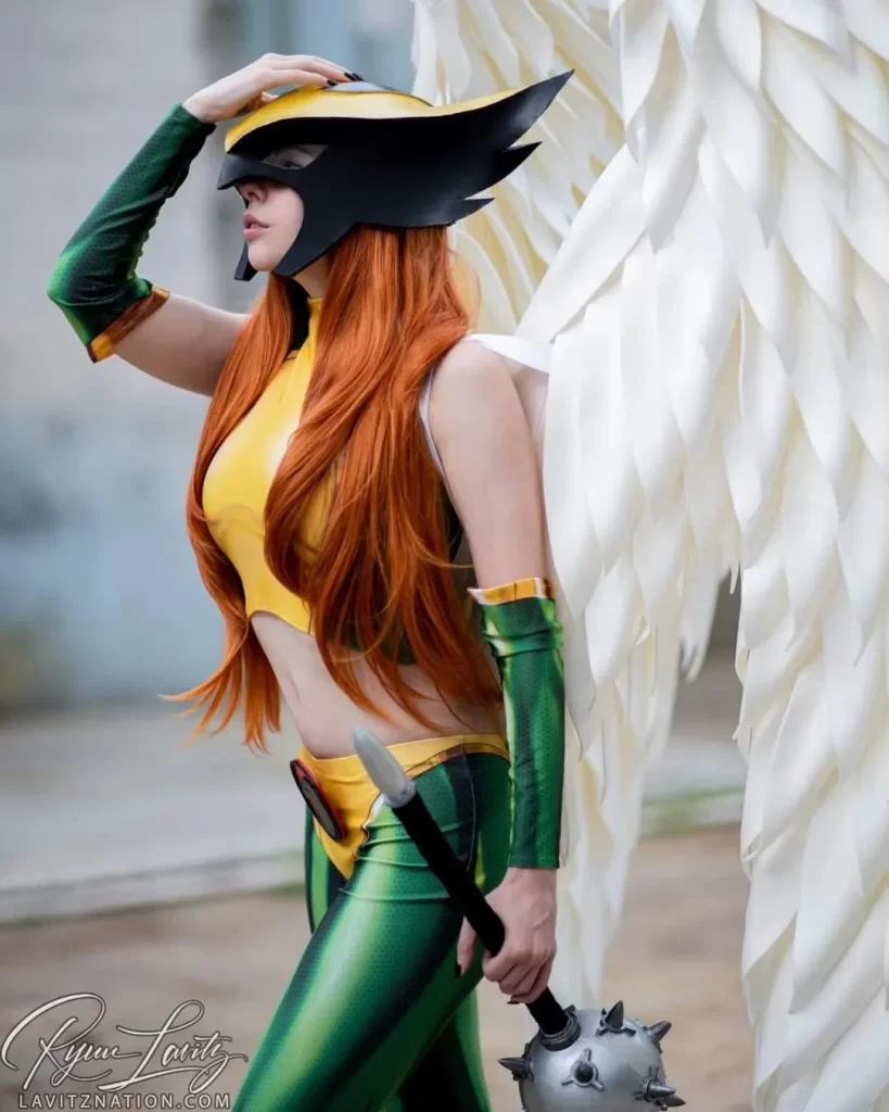 Moça Gavião cosplay por Ryuu Lavitz