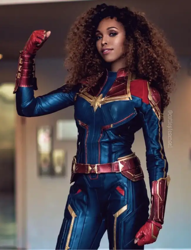 Capitã Marvel cosplay por Cutiepiesensei