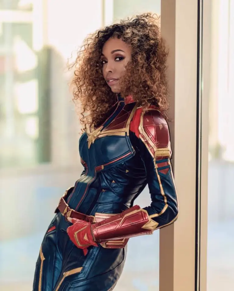 Capitã Marvel cosplay por Cutiepiesensei