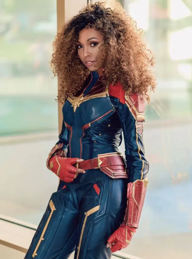 Capitã Marvel cosplay por Cutiepiesensei