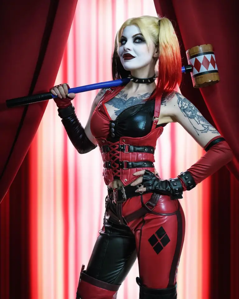 Harley Quinn Arkham City cosplay por Nimue