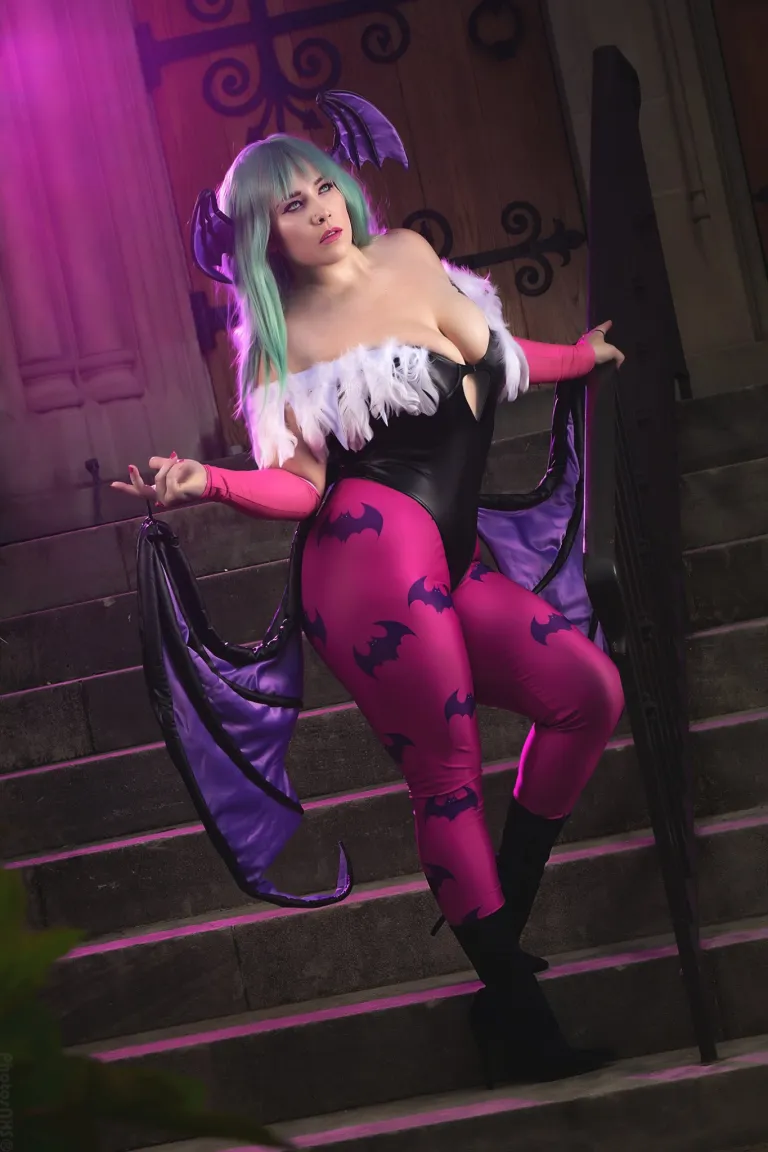 Morrigan Aensland cosplay por Lady Sorrow