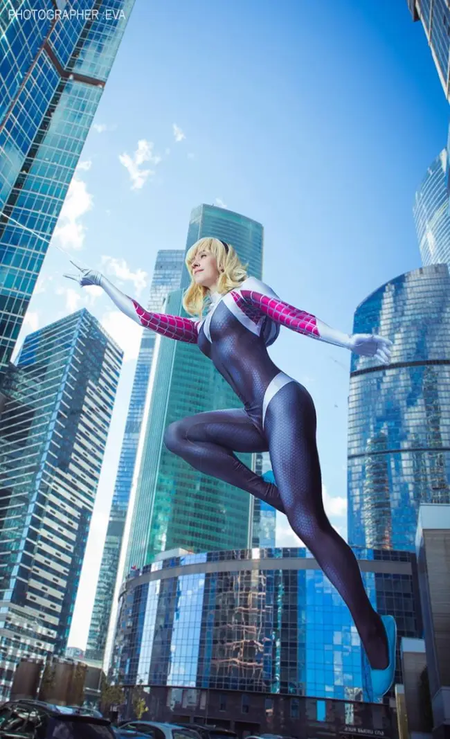 Spider-Gwen cosplay por Adelhaid