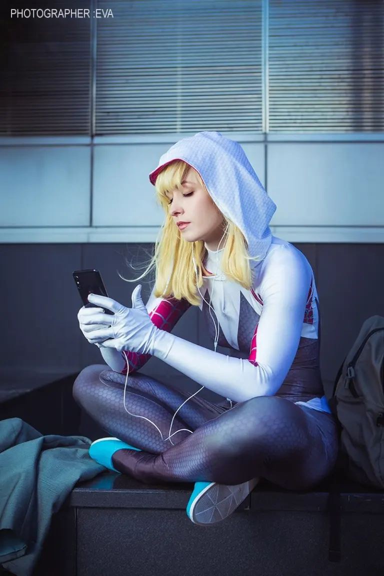 Spider-Gwen cosplay por Adelhaid