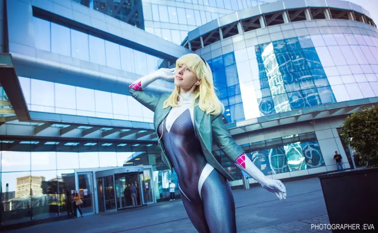 Spider-Gwen cosplay por Adelhaid