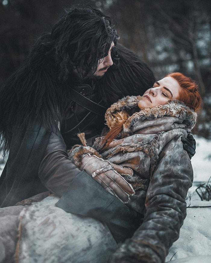 Ygritte cosplay por Skunk e Jon Snow cosplay por Weasel