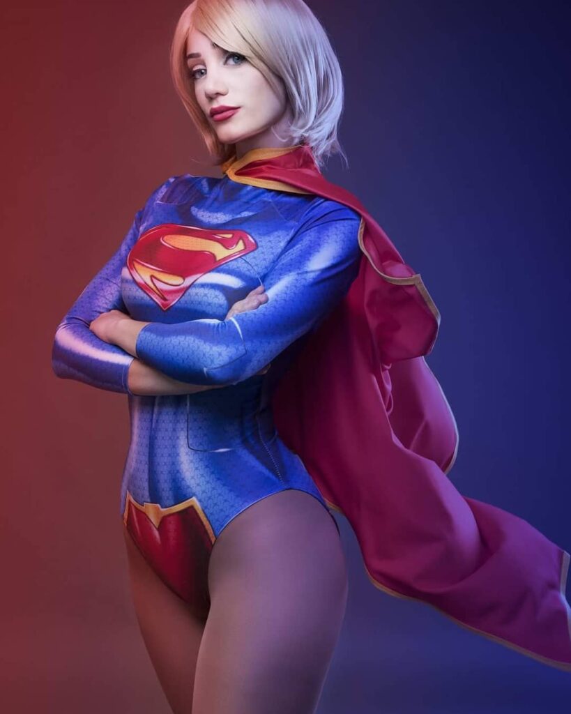 Supergirl cosplay por Sophie Valentine