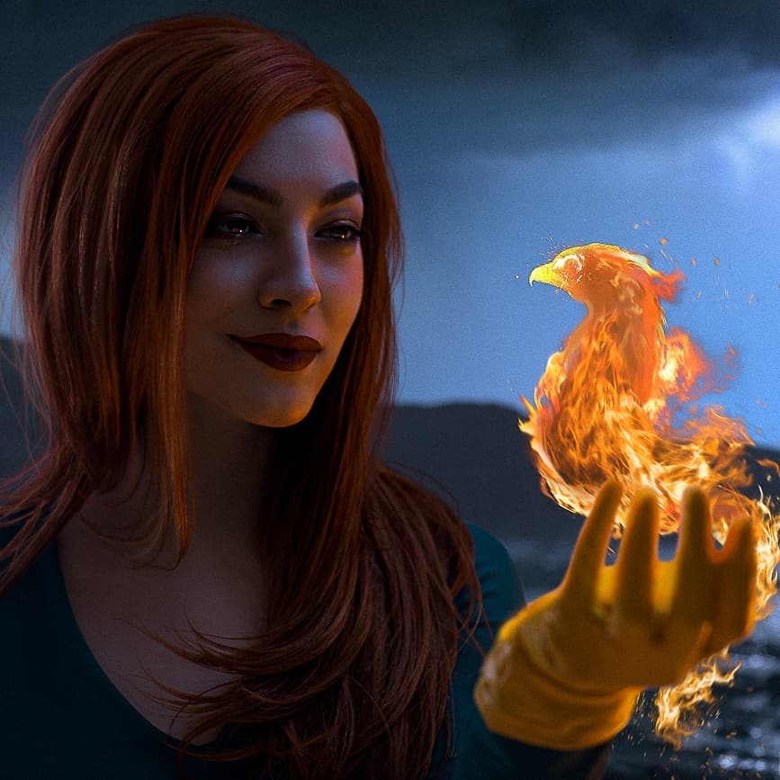 Jean Grey Fênix cosplay por Zoe Volf e fotografia por Kira