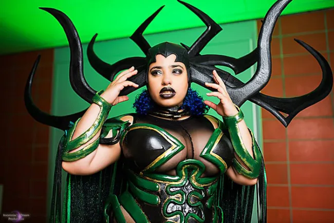 Hela cosplay por Cin Von Quinzel