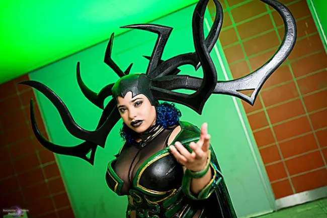 Hela cosplay por Cin Von Quinzel