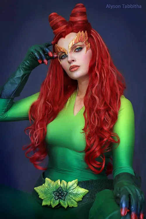 Hera Venenosa cosplay por Alyson Tabbitha