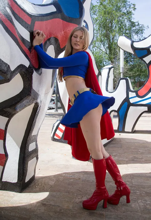 Supergirl - cosplay por Cosmic Empress