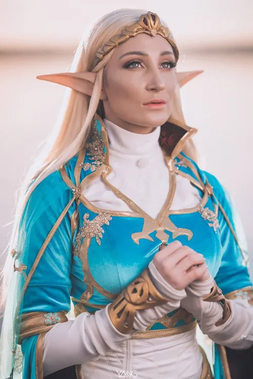 Princesa Zelda (Breath of the Wild) cosplay por Holly Wolf
