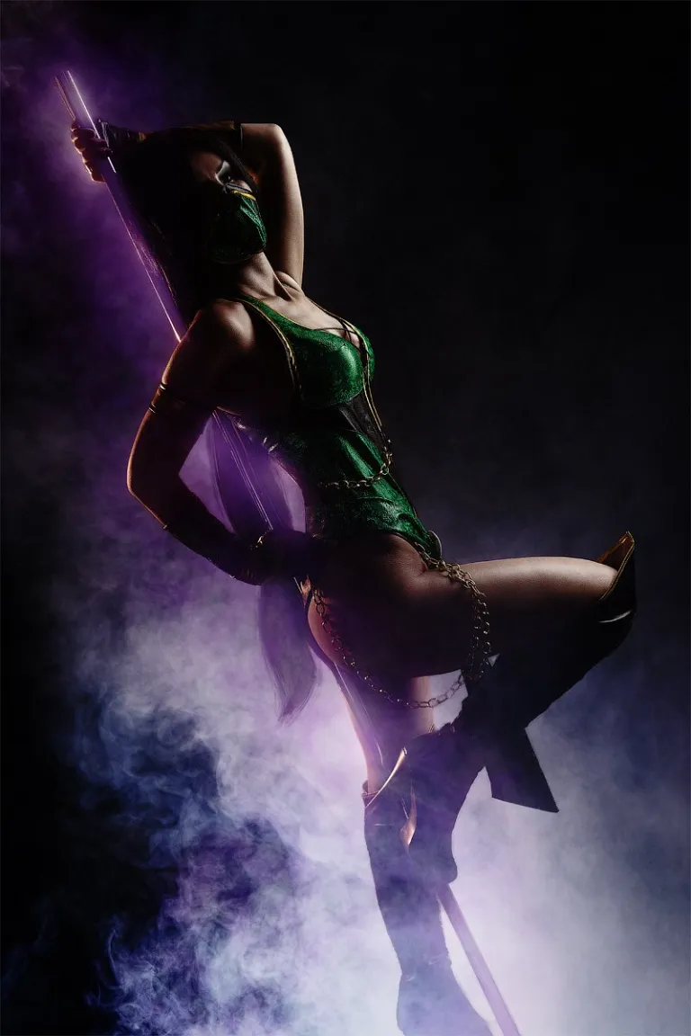 Jade Mortal Kombat cosplay por Kitana