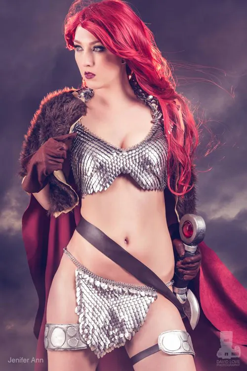 Red Sonja - cosplay por Jenifer Ann