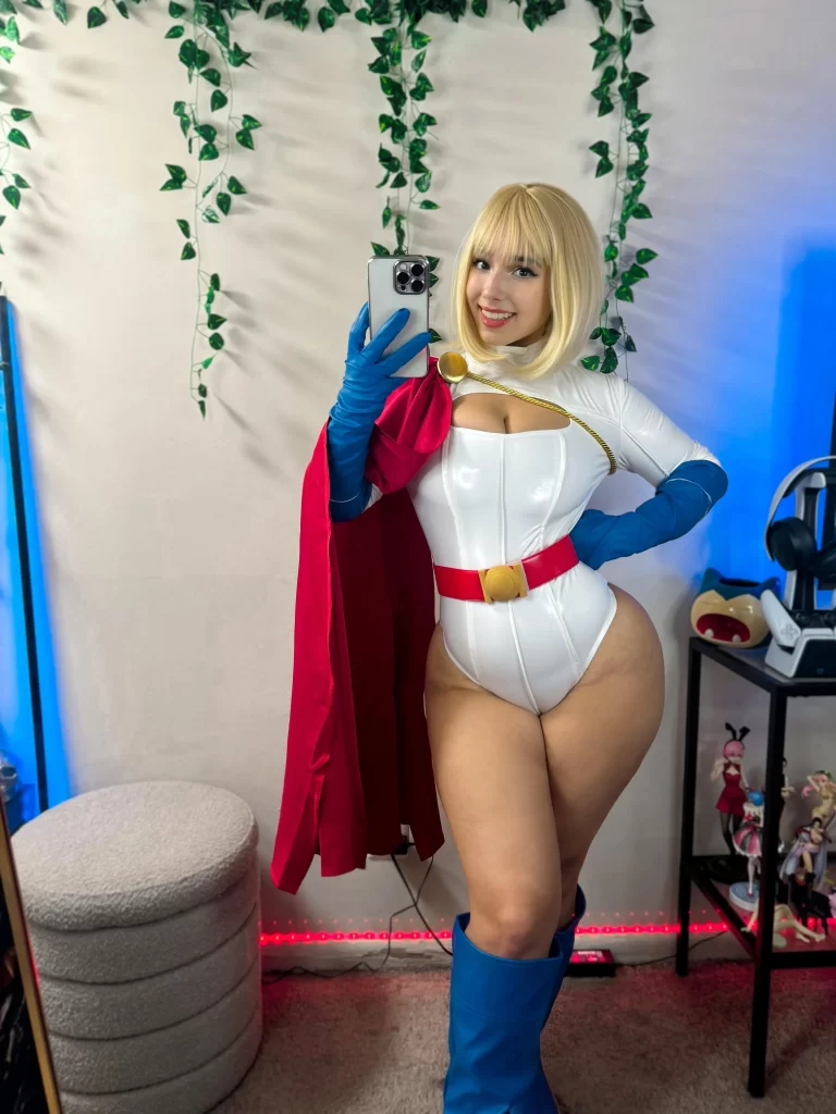 Poderosa cosplay por Moon Princess