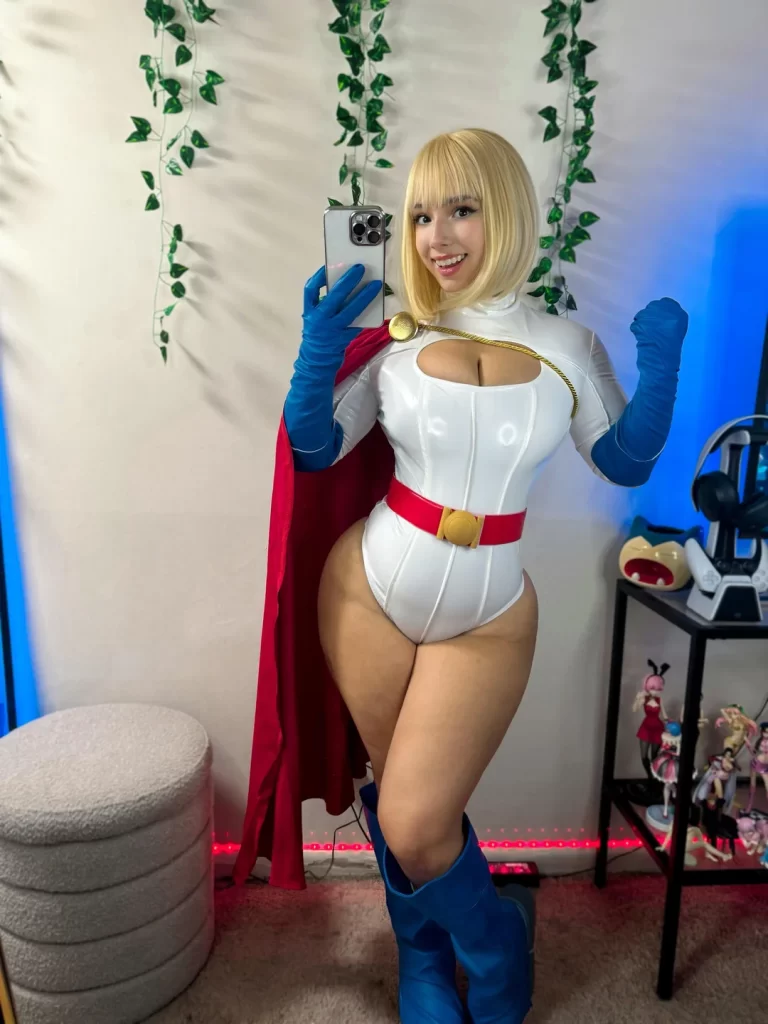 Poderosa cosplay por Moon Princess