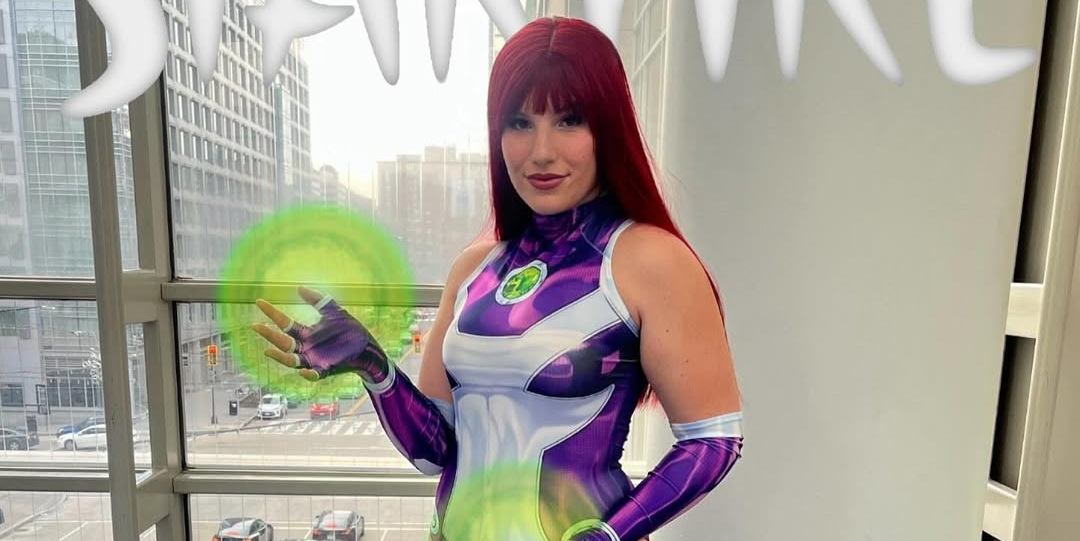Starfire cosplay