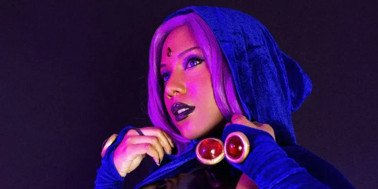 Raven cosplay
