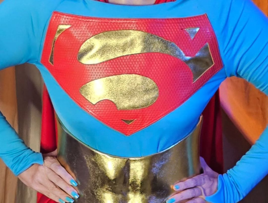 Supergirl cosplay por Jessy Soares
