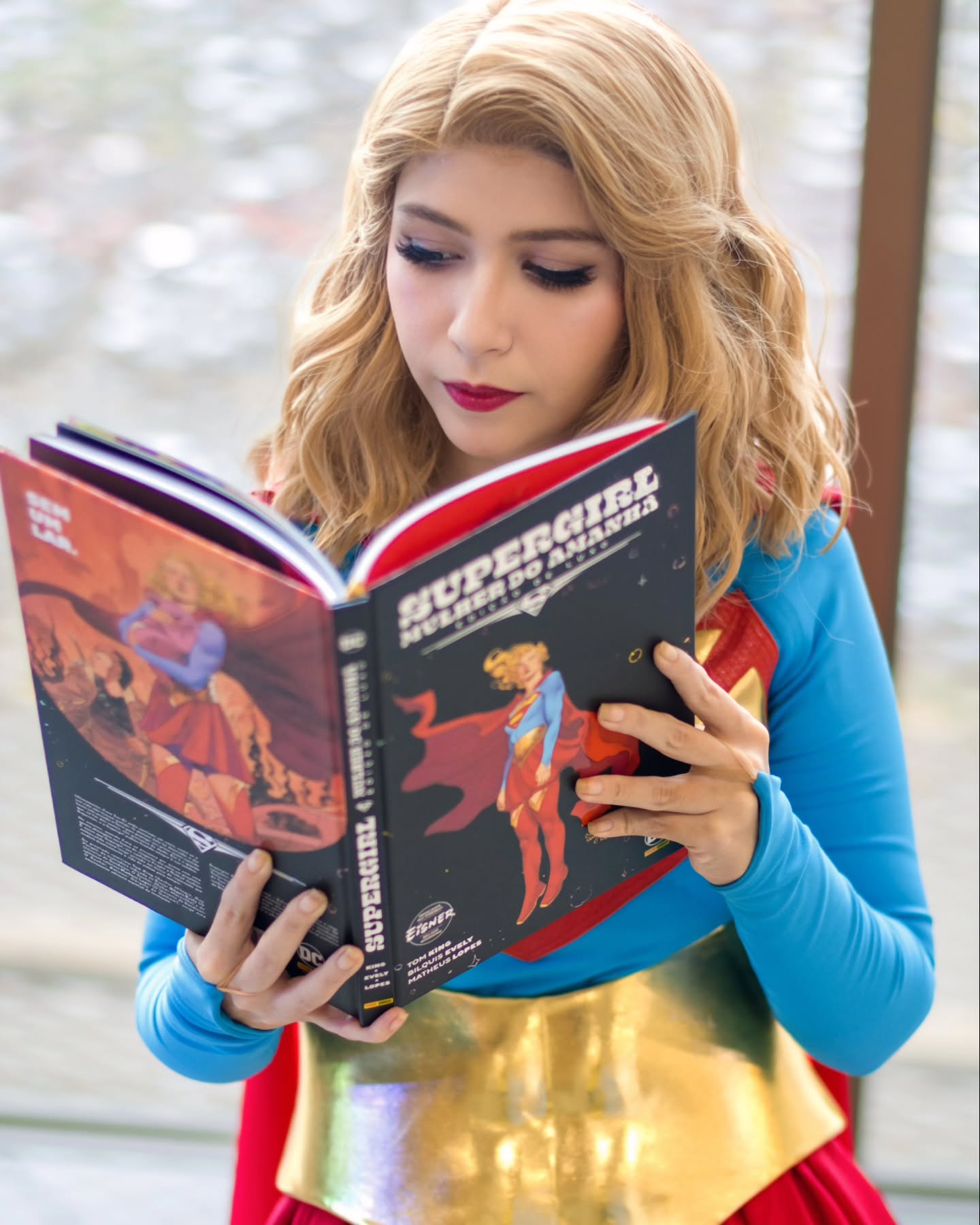 Supergirl cosplay por Jessy Soares
