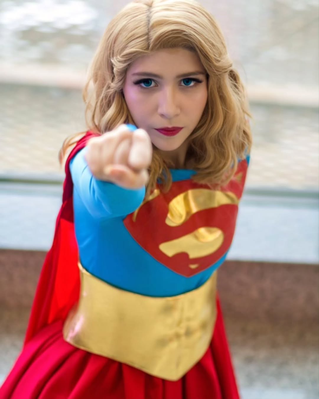 Supergirl cosplay por Jessy Soares
