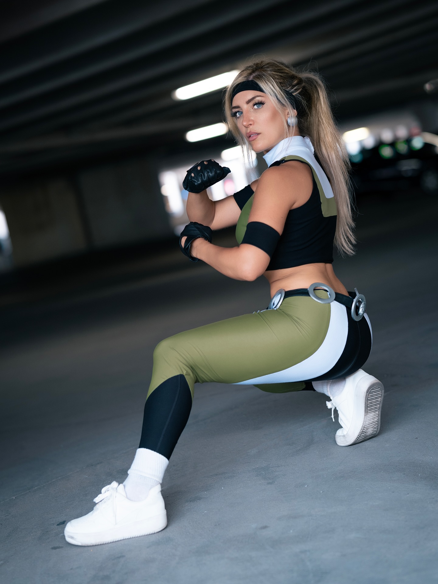 Sonya Blade (Mortal Kombat 3) - cosplay por Lisa Mancini