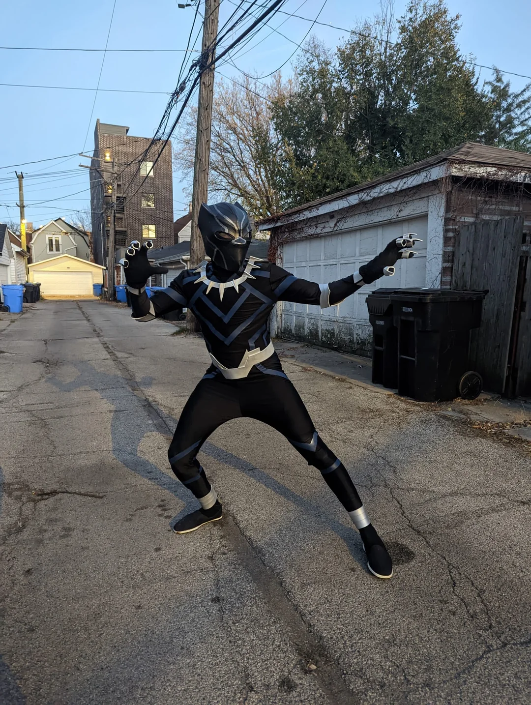 Pantera Negra cosplay - Emcee Monte & the Cosplay DJs