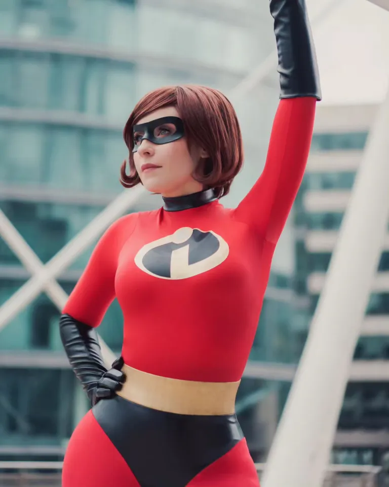 Mulher Elástica - cosplay por Nikita cosplay