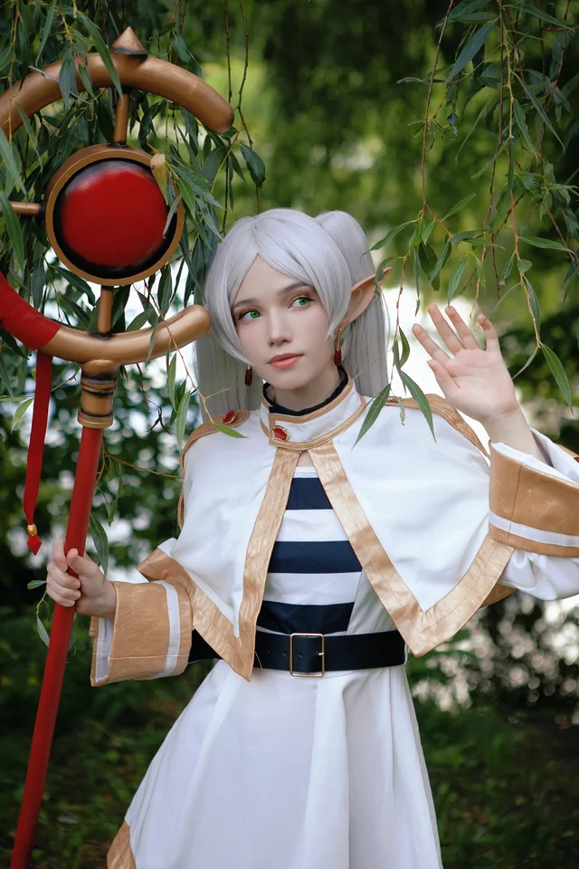  Frieren cosplay por vlenvv