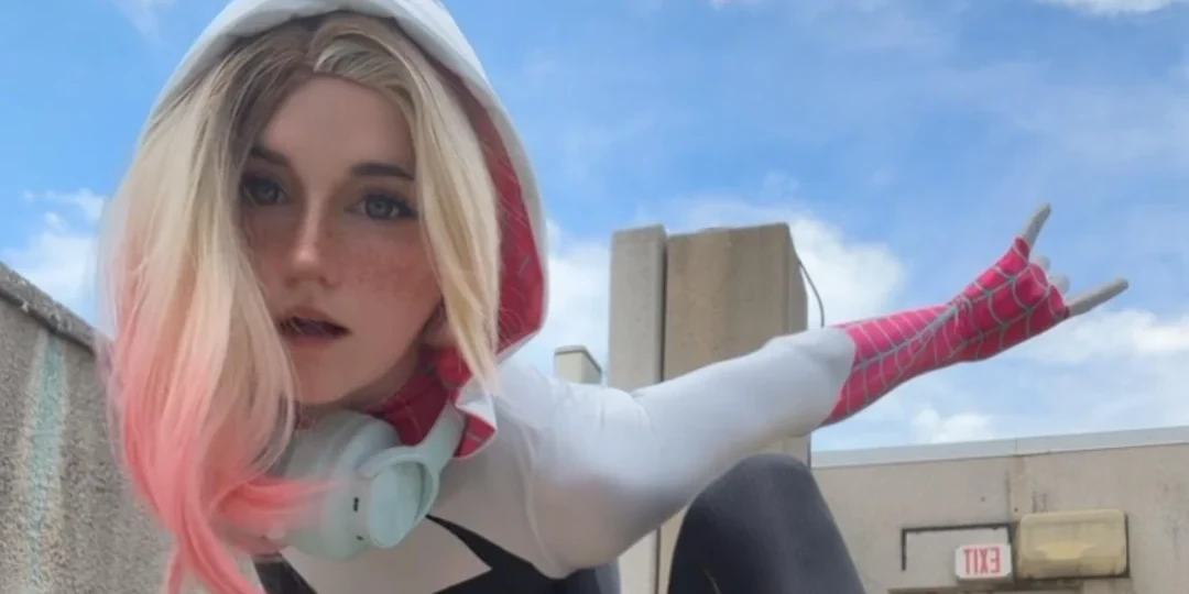 Spider-Gwen cosplay