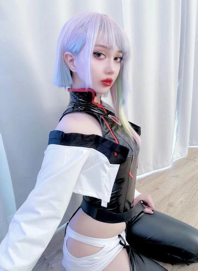 Lucy Cyberpunk - cosplay por Kaia Lyin
