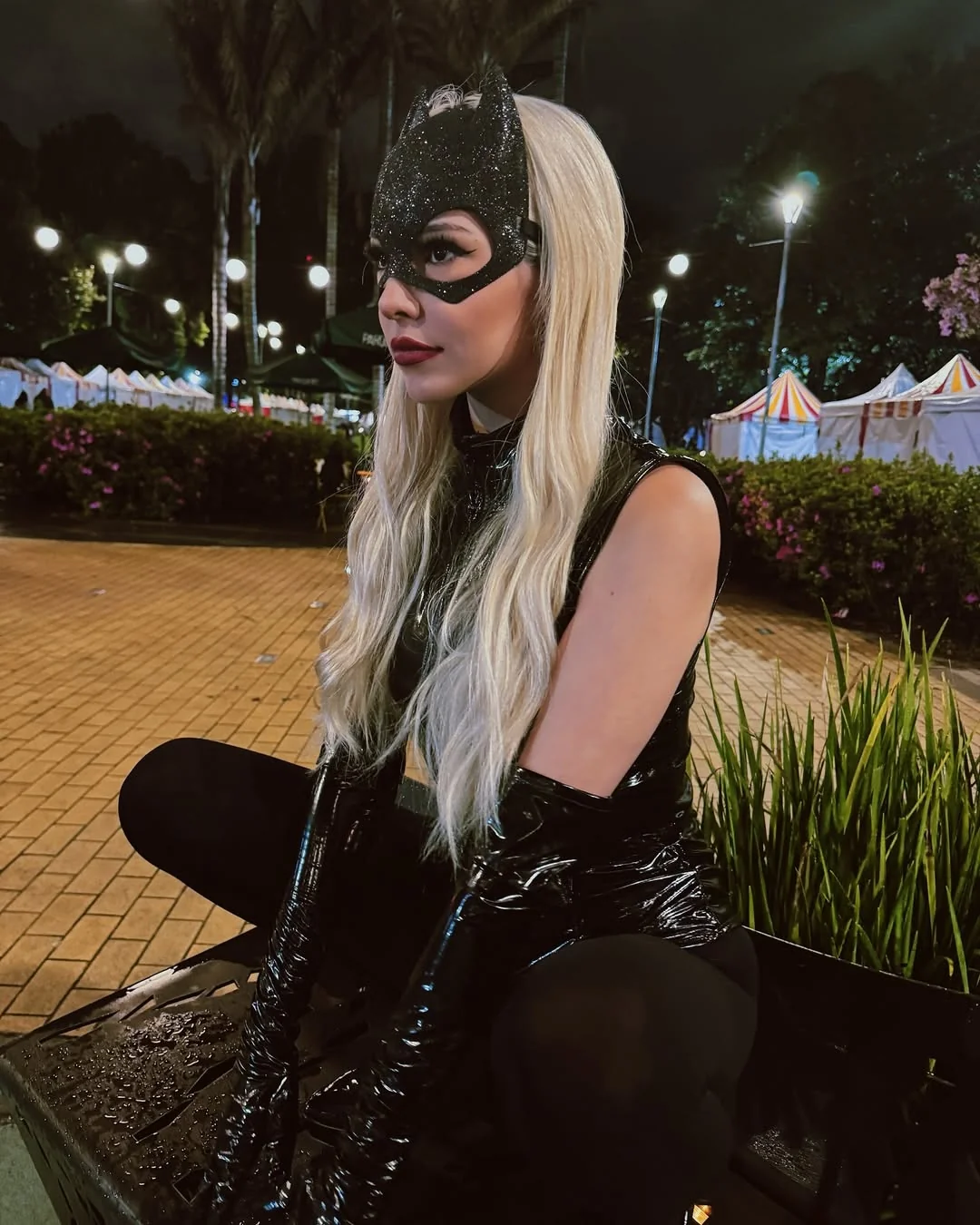 Mulher Gato - por Tina Adoore